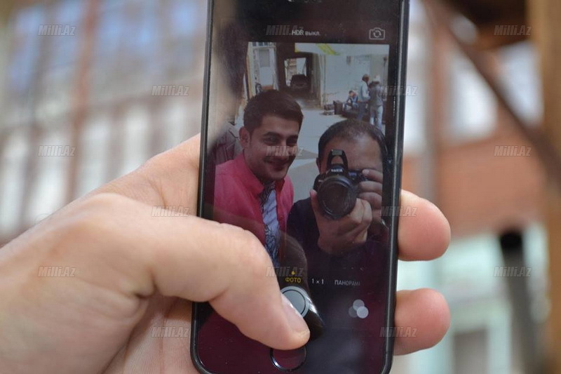 Azərbaycanlı müğənni qonşusuna eşq elan edib - FOTOSESSİYA