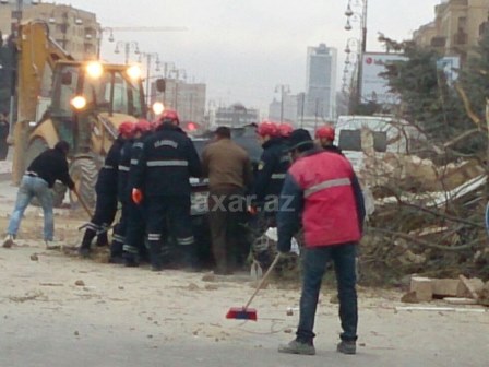 Bakıda binanın uçması nəticəsində ölənlərin kimliyi bilindi - YENİLƏNİB - VİDEO - FOTO