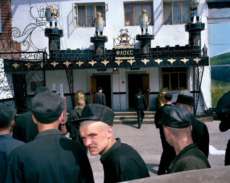 Azyaşlı məhbuslar belə yaşayırlar - FOTO