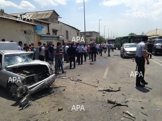 Bakıda üç maşın toqquşub, xeyli yaralı var - YENİLƏNİB - FOTO - VİDEO