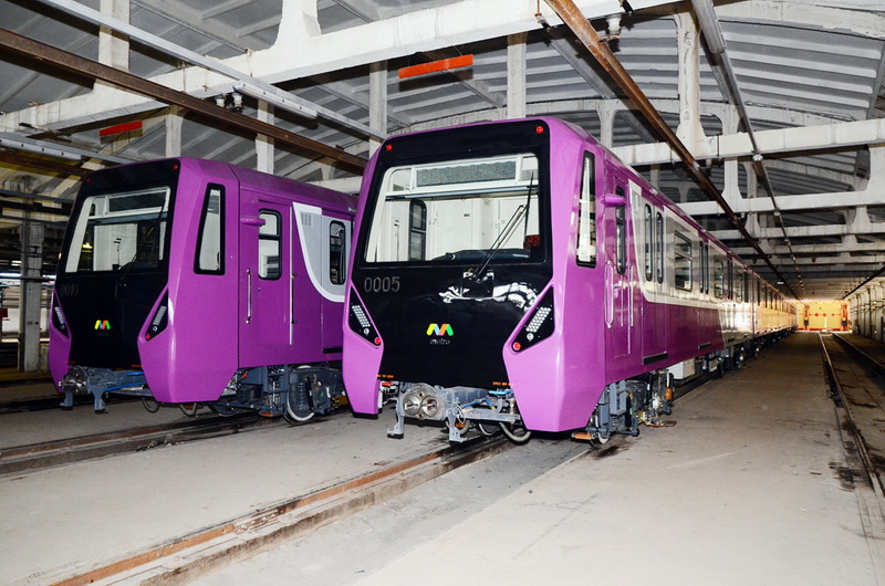 Bakı metrosunun yeni qatarları - FOTOSSESİYA