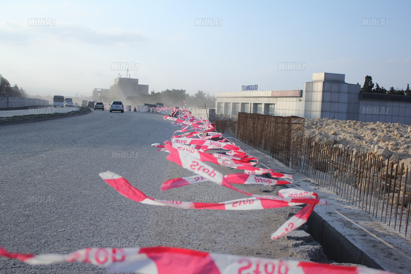 Bakıda böyük prospektin ətrafı sökülür - FOTO
