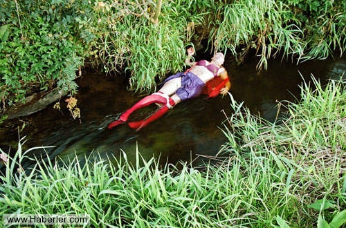 Polislər şokda: ölmüş qadın dirildi - FOTO