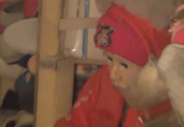 150 azyaşlı qızı məzardan çıxardı və... - FOTO