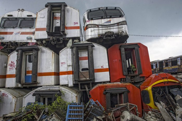Ölü elektrik qatarları məkanı - FOTO