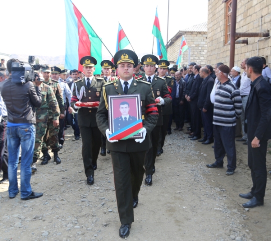 "Ailənin tək oğlu cəbhə bölgəsinə aparılmamalıdır" - FOTO