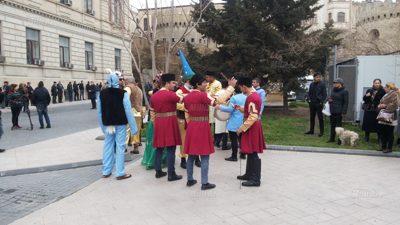 Kosa Bahar qızı da götürüb Bakıya gəldi - FOTO