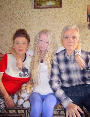 Barbiyə bənzəyən qadın: "Hava və işıqla qidalanıram" - FOTO