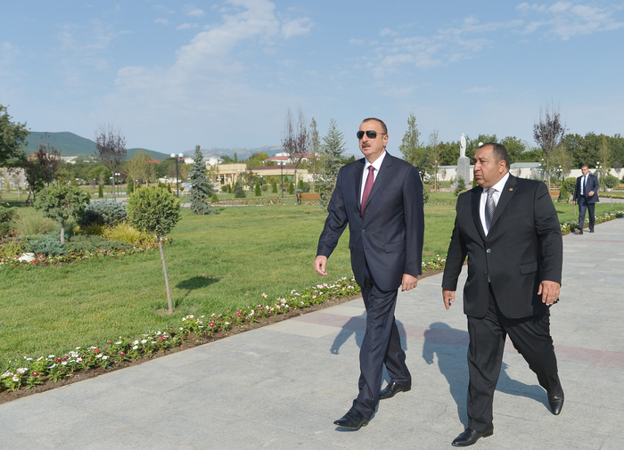 Prezident İlham Əliyev: "Azərbaycan öz sürətli inkişaf dövrünü yaşayır və ölkədə böyük quruculuq işləri aparılır" - YENİLƏNİB - FOTO