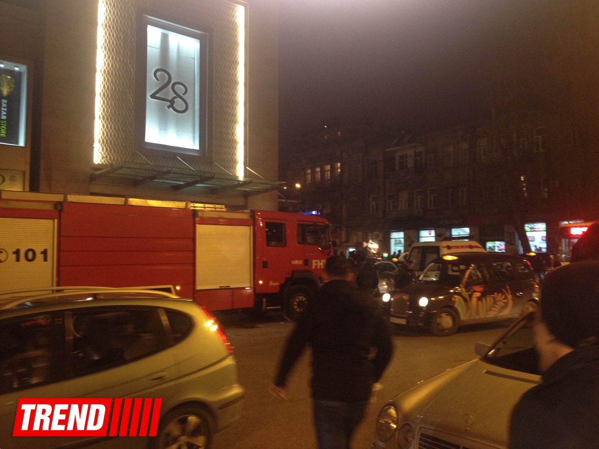 Bakıda "28 Mall" ticarət mərkəzində yanğın baş verib - YENİLƏNİB - VİDEO - FOTO
