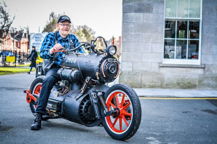 Buxar mühərriklik motosikl - FOTO