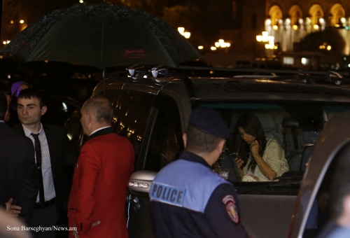 Pornoulduzun ümidinə qalan ölkə - FOTO