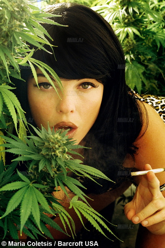 Dünyanın ən nəşəxor qadını: "Tüstü mənə ləzzət verir" - VİDEO - FOTO