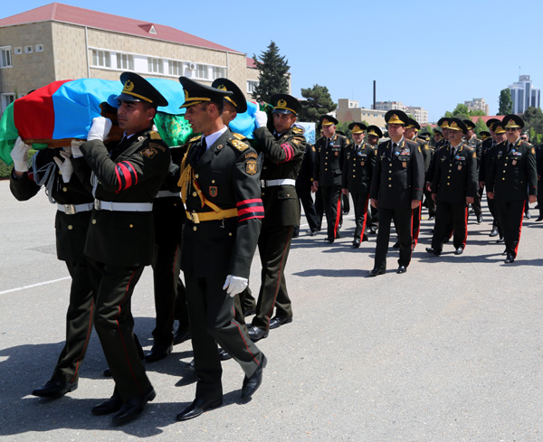 Azərbaycan Silahlı Qüvvələrinin generalı dəfn edildi - YENİLƏNİB
