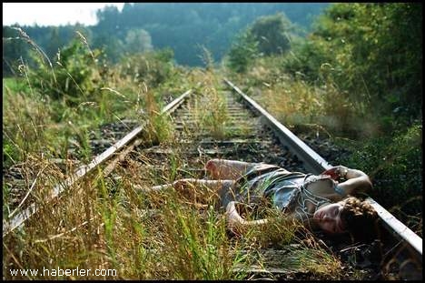 Polislər şokda: ölmüş qadın dirildi - FOTO