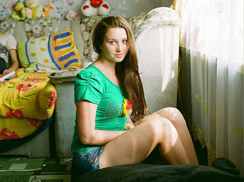 Jinsiy olat qattiq ichkariga kiradi Bokira porno onlayn tomosha qiling