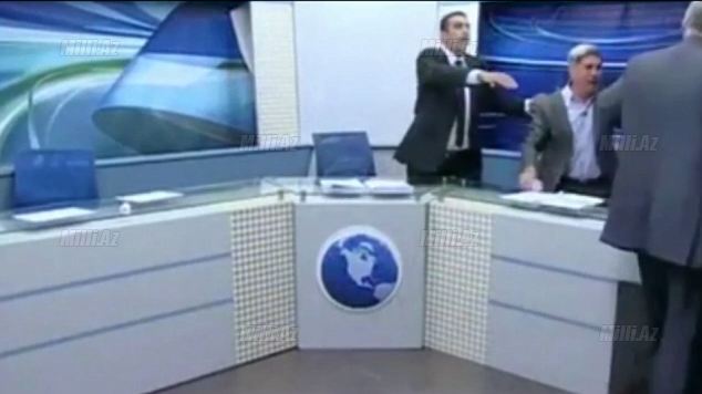 Canlı yayımda dava: "Bura gəl, şərəfsiz köpəkoğlu!" - VİDEO - FOTO