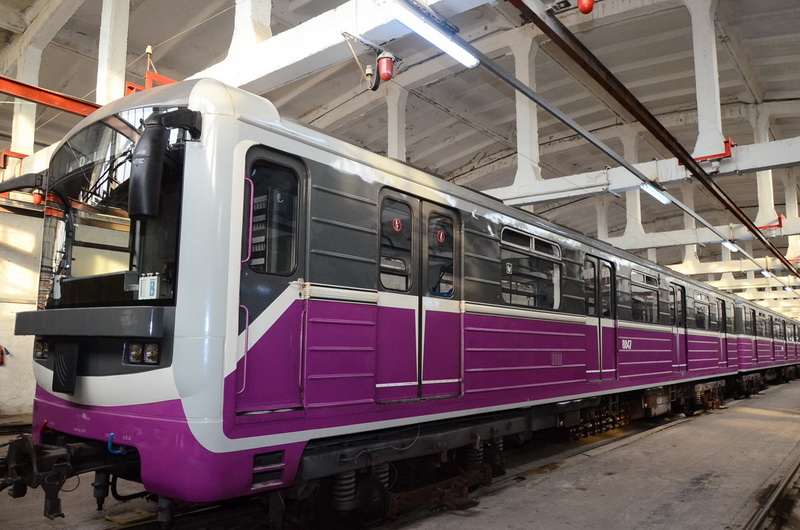 Bakı metrosunun yeni qatarları - FOTOSSESİYA