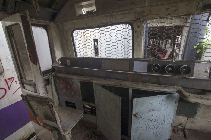 Ölü elektrik qatarları məkanı - FOTO