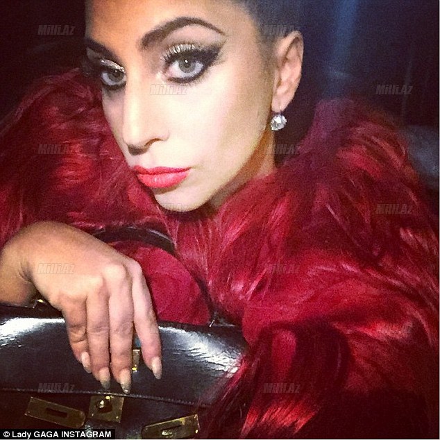 Ledi Qaqa erotik görkəmi seçdi - FOTOSESSİYA