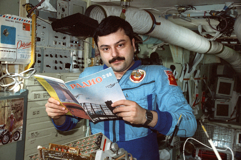 Musa Manarov: "Kosmonavtlar üçün Azərbaycan musiqisini çaldırırdım" - VİDEO - FOTO