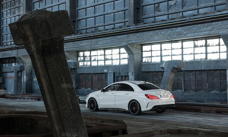 Mercedes-Benz-dən yenilənmiş sedan - FOTO