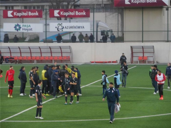 Sumqayıtda ara qarşıdı: "Eşidirsən, sənə nə deyirlər?" - FOTO