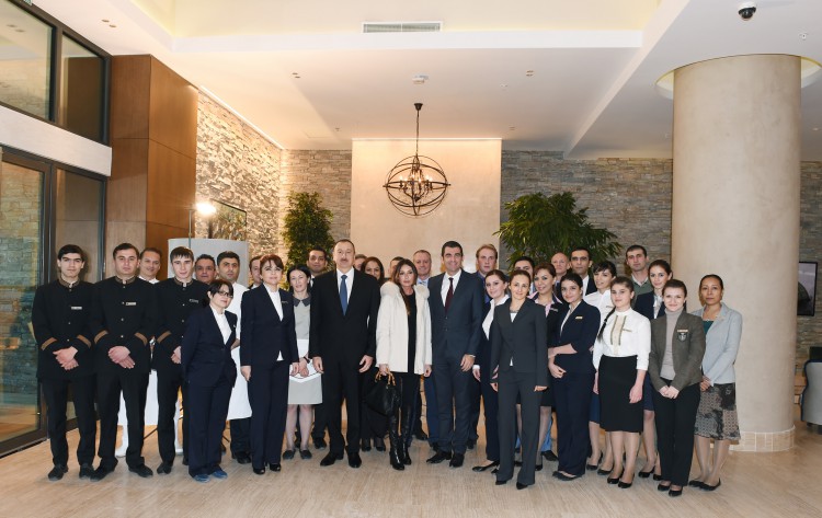 Prezident İlham Əliyev və xanımı Mehriban Əliyeva "Şahdağ" kompleksində "Park Chalet" oteli və 1 nömrəli kanat və xizək enişinin açılışında iştirak ediblər - YENİLƏNİB - FOTO