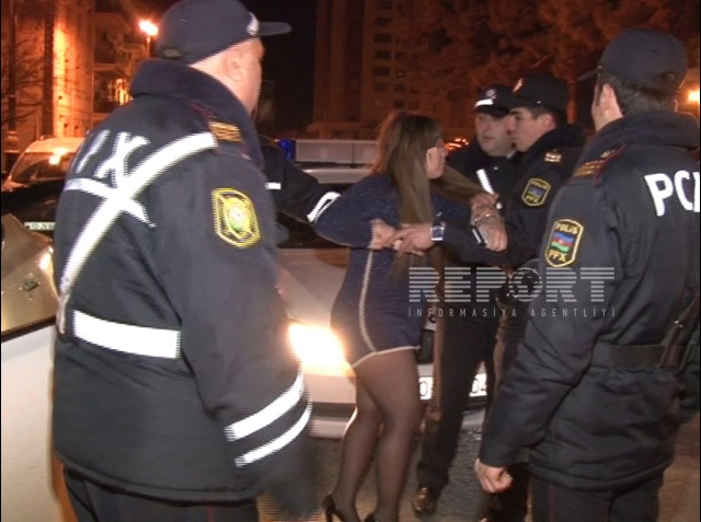 Bakıda sərxoş qadın sürücü yol polisləri ilə əlbəyaxa olub - YENİLƏNİB - VİDEO - FOTO