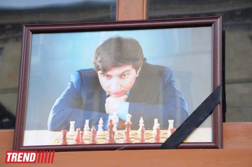 Vüqar Həşimov dəfn olundu - YENİLƏNİB - FOTO
