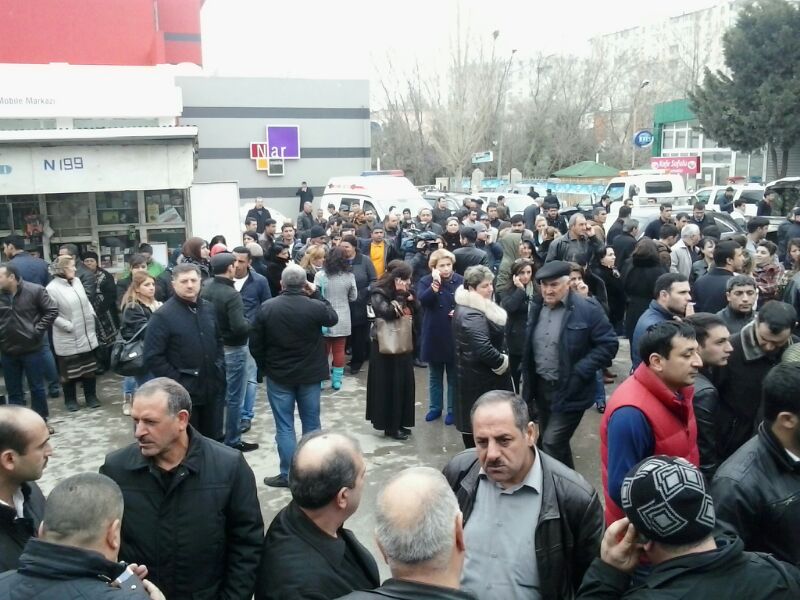 Bakıda "Moskva" univermağı yandı, xeyli qızıl əridi - YENİLƏNİB - VİDEO - FOTO