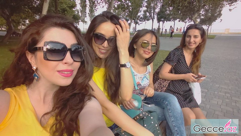 Azərbaycanlı teleaparıcılar işin yorğunluğunu birgə atdılar - FOTO