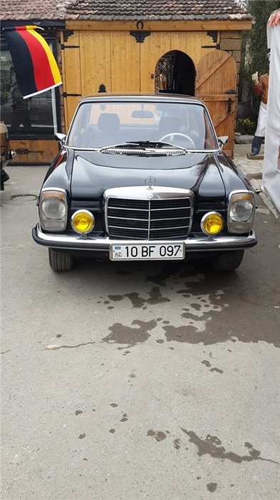 Bakıda retro maşınlar göz oxşadı - FOTO