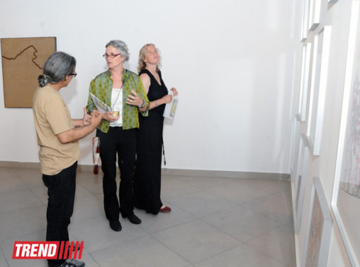 "YAY" sərgi salonunda konseptual İran rəssamı Mahmud Bəxşinin fərdi sərgisi açılıb - FOTO