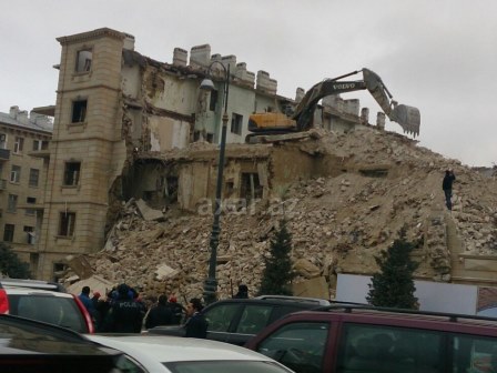 Bakıda binanın uçması nəticəsində ölənlərin kimliyi bilindi - YENİLƏNİB - VİDEO - FOTO