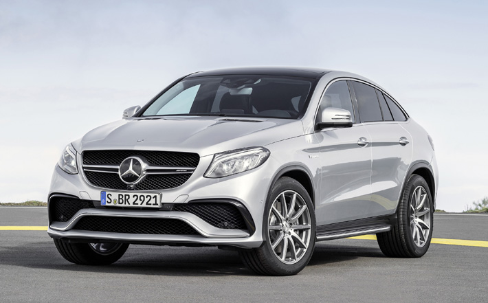 Yuklənmiş, aqressiv Mercedes - FOTO