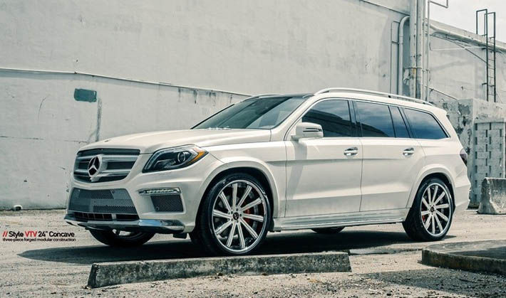 Mercedes-i bəzədilər - FOTO