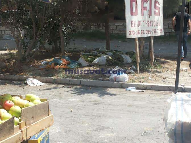 Bakı sakinlərinin yarmarka dərdi: "Satıcılar bizə hədə-qorxu gəlirlər" - FOTO