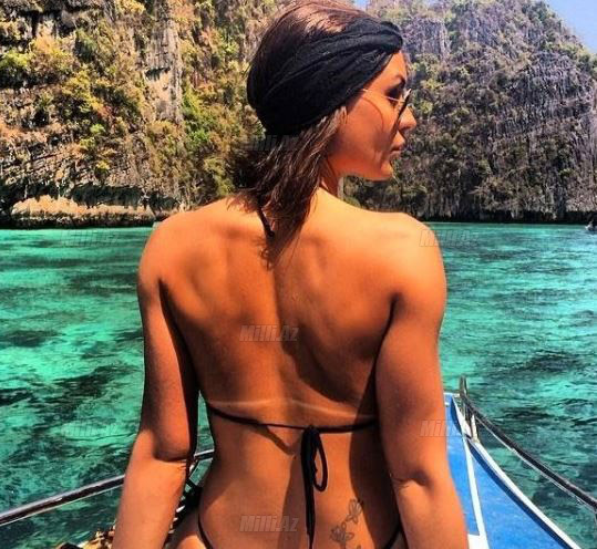 Playboy modeli: "O futbolçu mənə vurulub" - FOTO