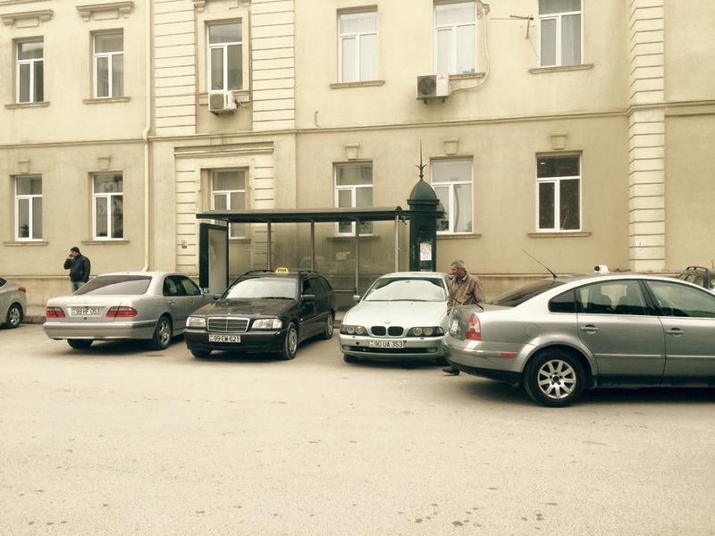 Bakıda gülməli vəziyyət - FOTO