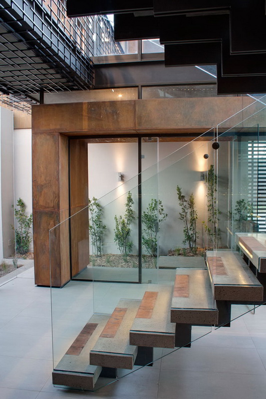 Pretoriyada ev - FOTO