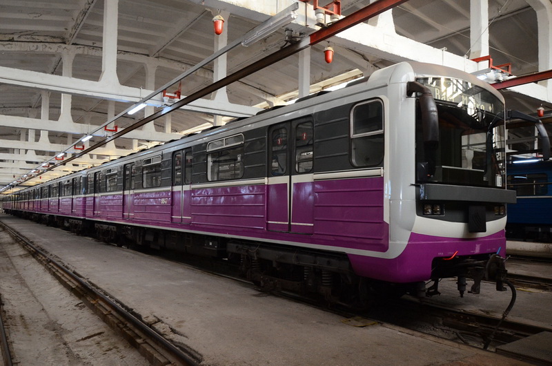 Bakı metrosunun yeni qatarları - FOTOSSESİYA