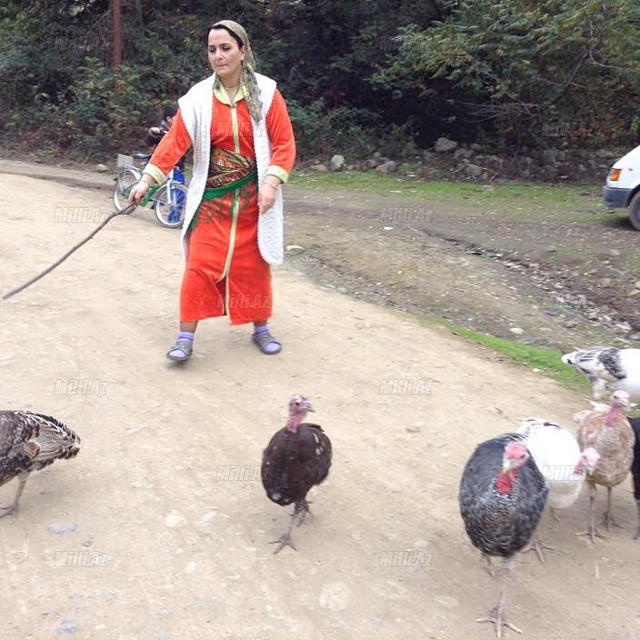 Azərbaycanlı aktrisa: "Səni dilinin bəlası öldürəcək" - FOTOSESSİYA