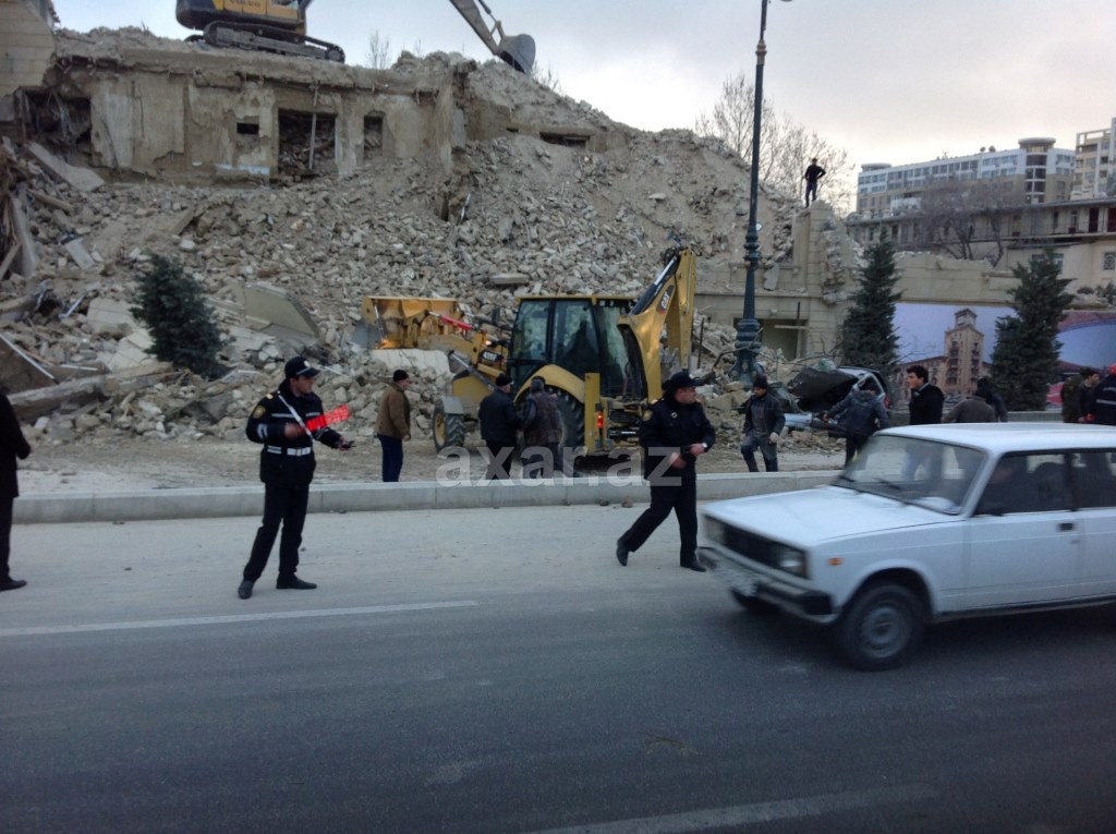 Bakıda binanın uçması nəticəsində ölənlərin kimliyi bilindi - YENİLƏNİB - VİDEO - FOTO