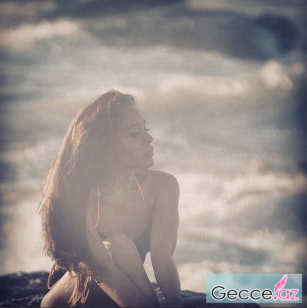 Azərbaycanlı modeldən bikinidə FOTOSESSİYA