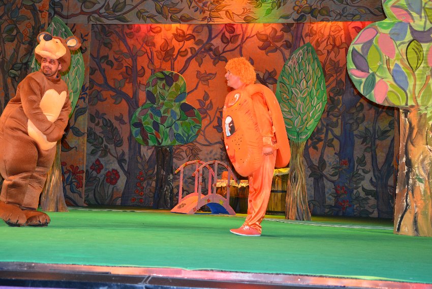 Gənc Tamaşaçılar Teatrında mövsümün ilk premyerası - FOTO