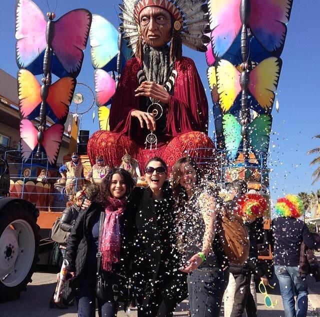 Azərbaycanlı müğənni dünyanın məşhur karnavalında - FOTO