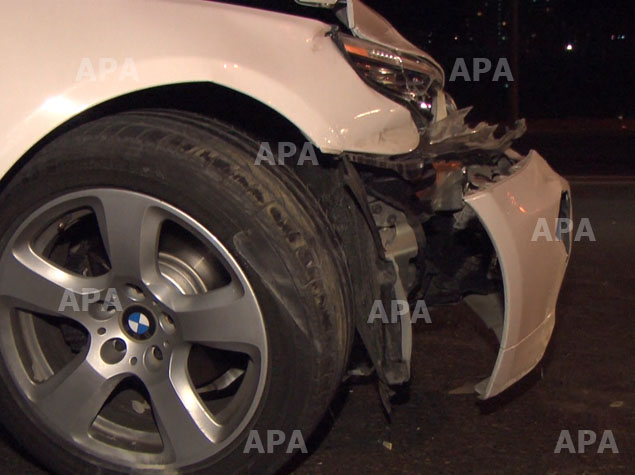 Paytaxtda iki "BMW" markalı avtomobil toqquşdu - VİDEO - FOTO