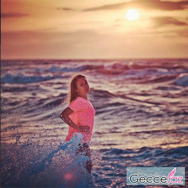 Azərbaycanlı modeldən bikinidə FOTOSESSİYA