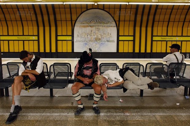 Metroda belə adamlar da var - FOTOSESSİYA